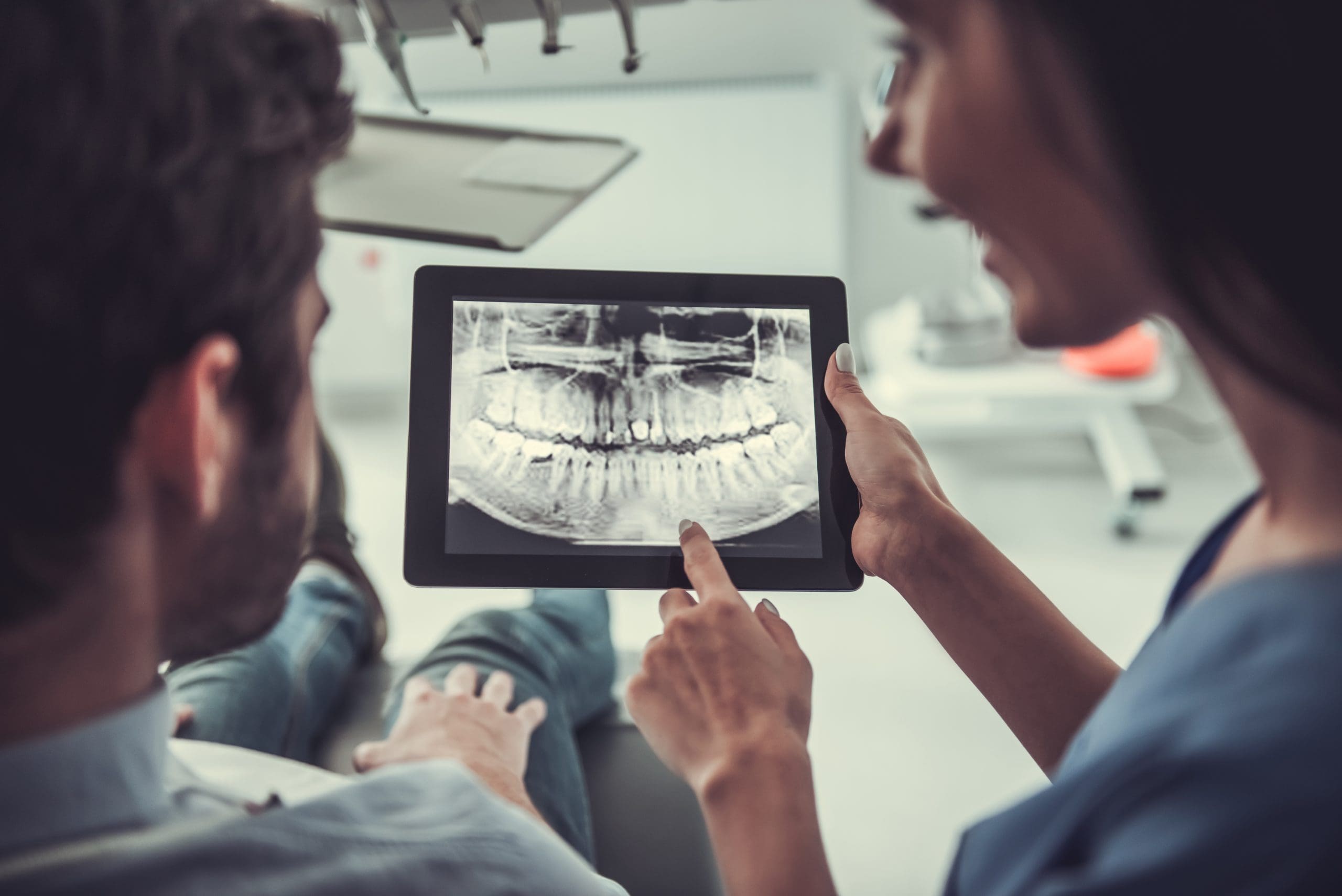 Digital x-rays versus film x-rays: Unveiling the differences in clarity and efficiency.